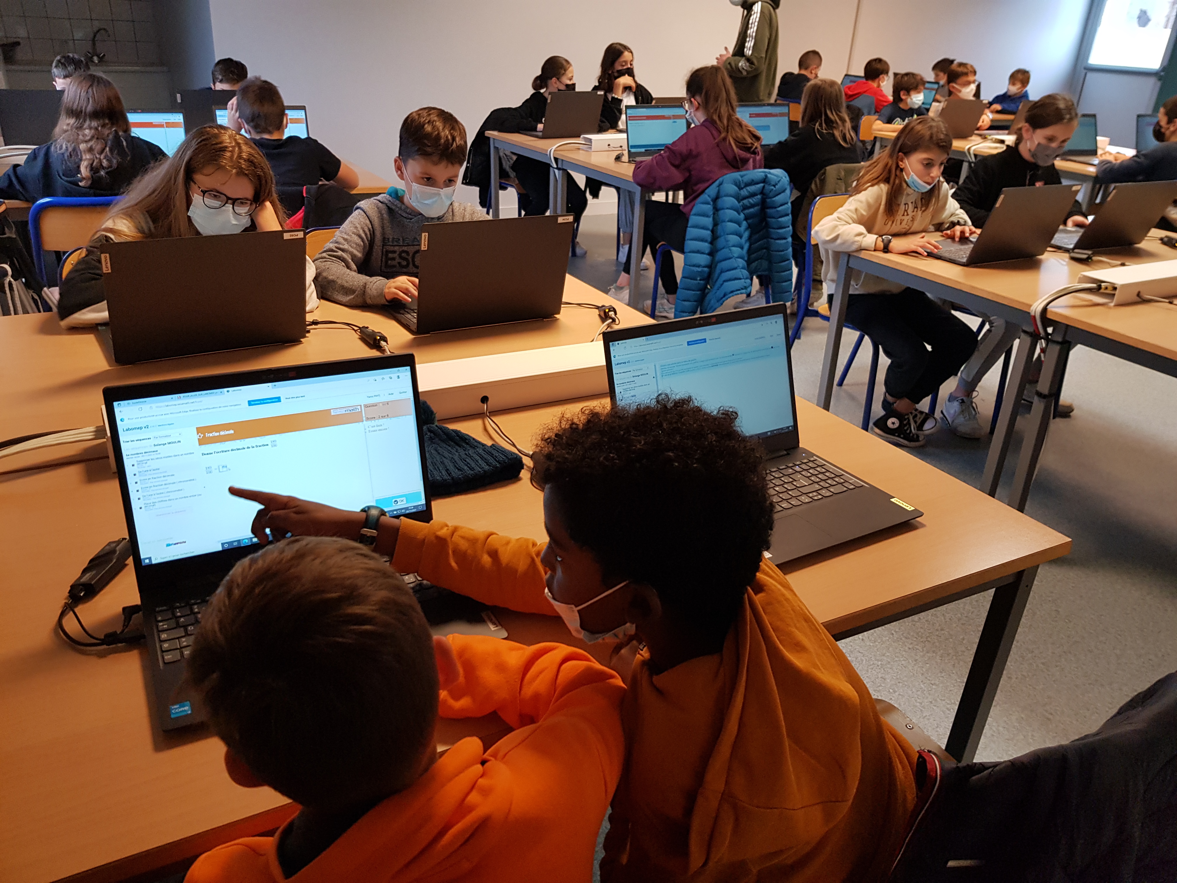 Une nouvelle salle informatique au Collège La Chartreuse